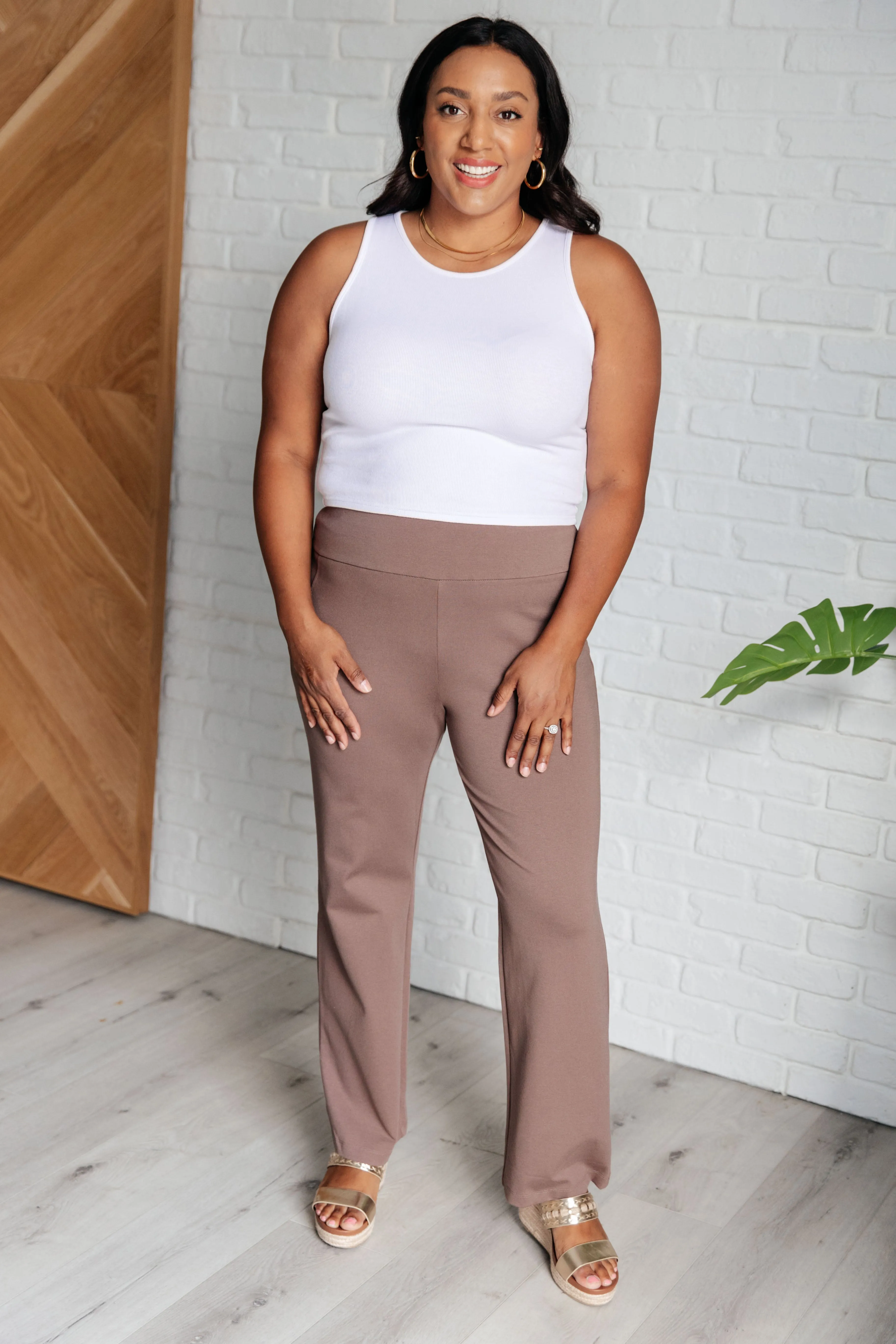 Magic Straight Pants in Dark Mocha - 10/10