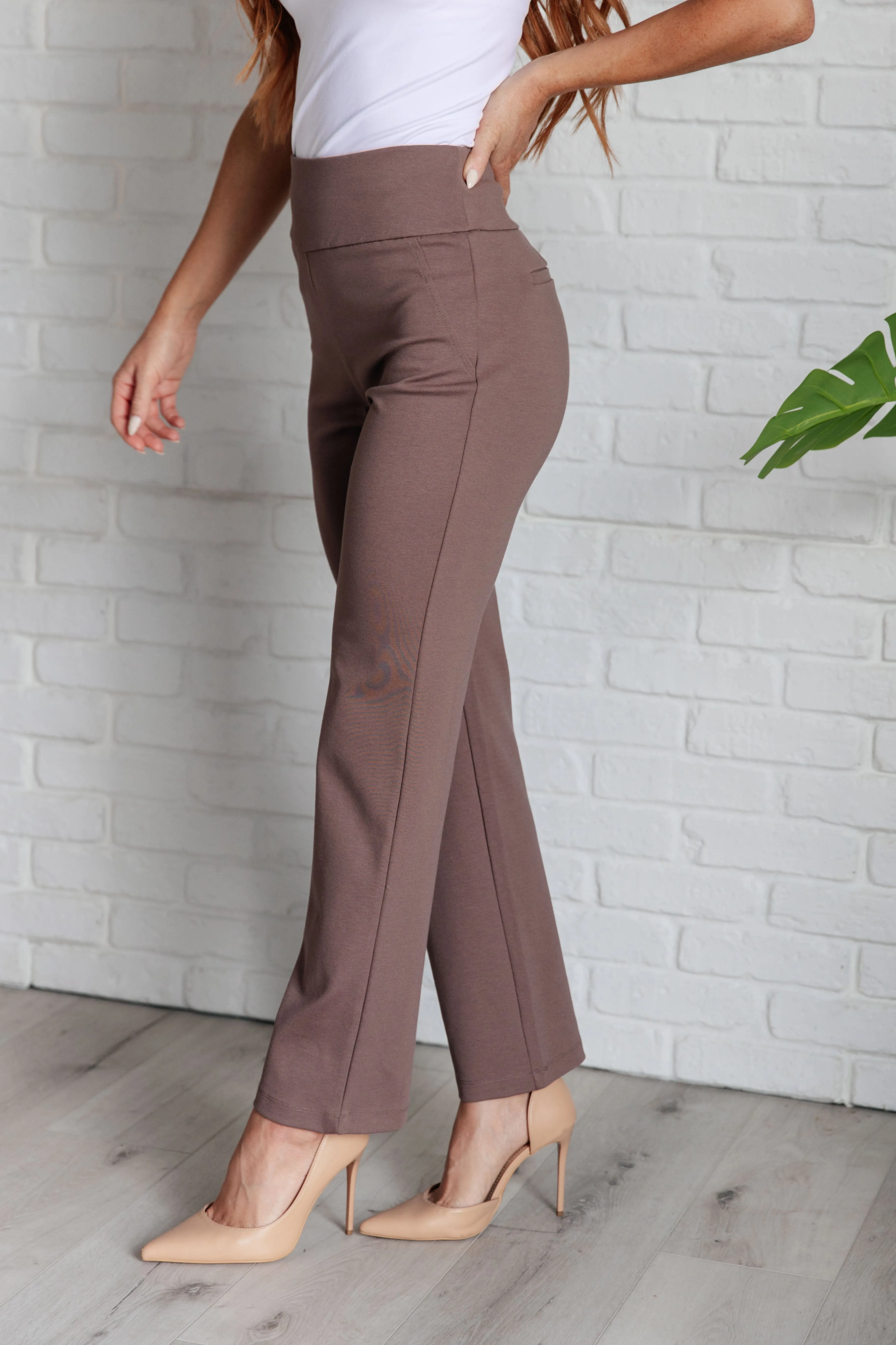 Magic Straight Pants in Dark Mocha - 10/10