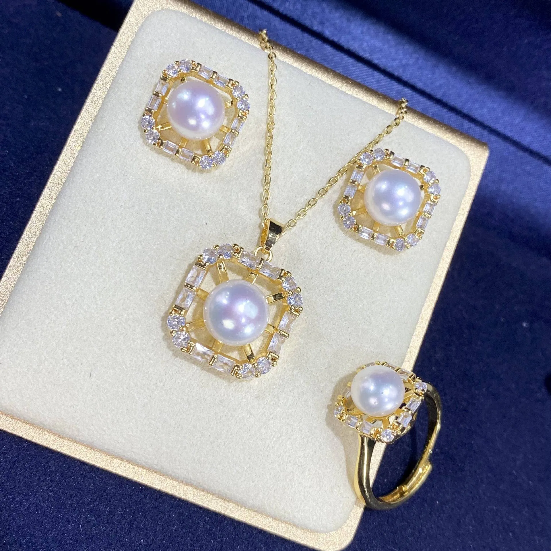 Square Zirconia White Freshwater Pearl Jewelry Set